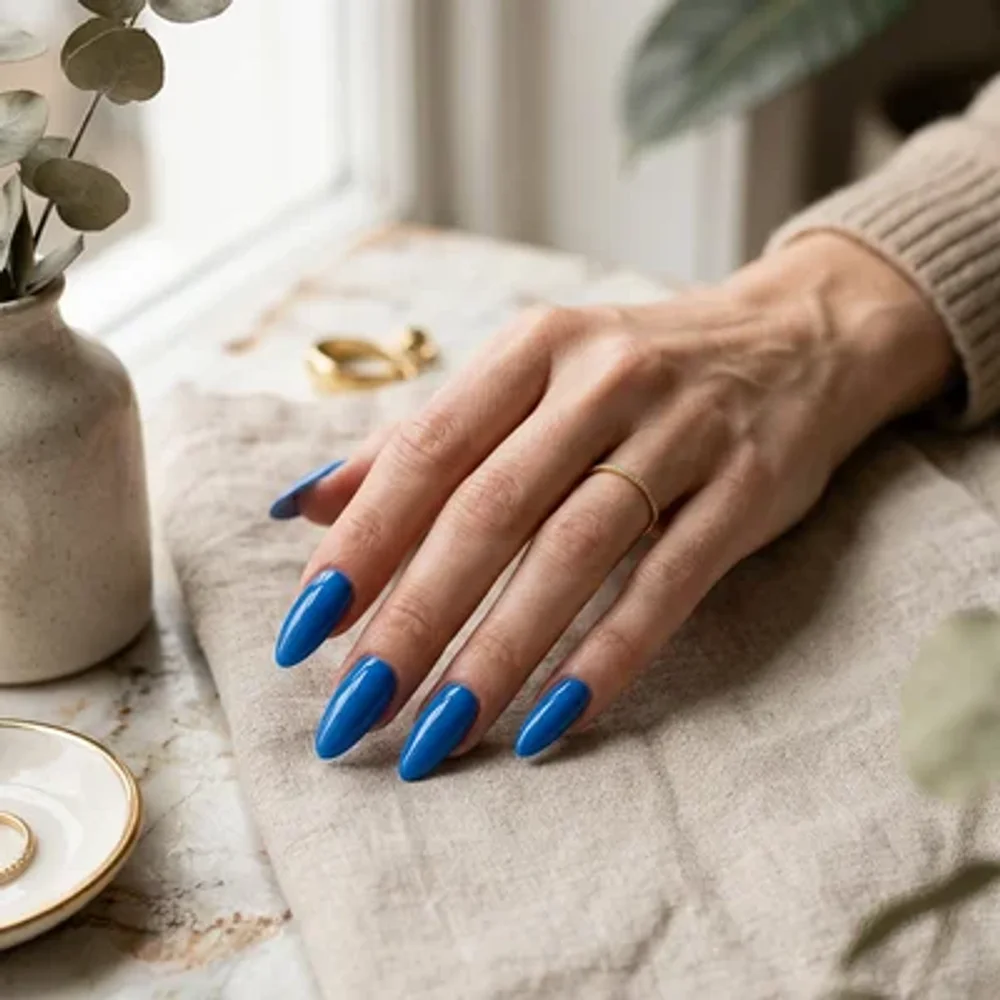 Bleu De France nail color look